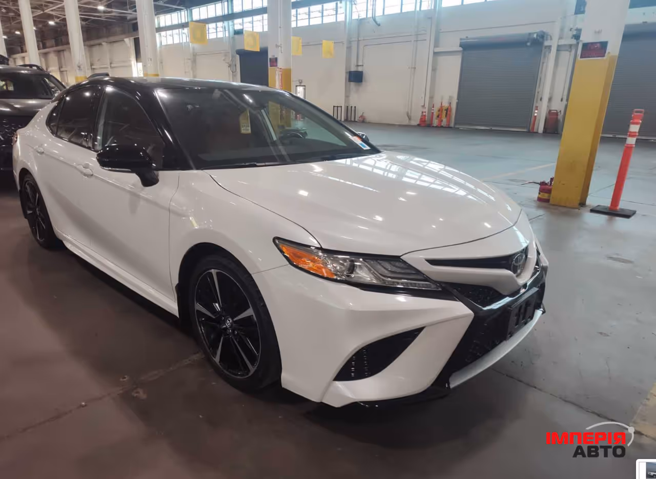 Toyota Camry - фото 4