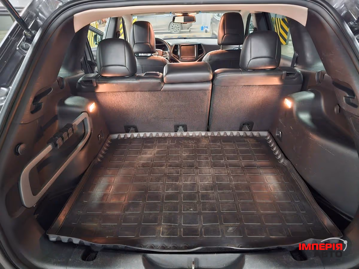 Jeep Cherokee - фото 18