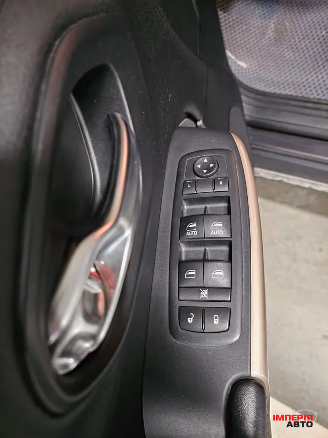 Jeep Cherokee - фото 15