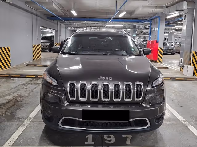 Jeep Cherokee - фото 1