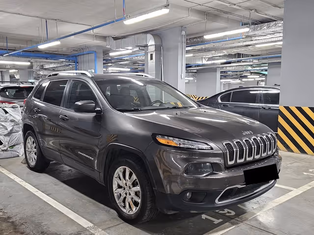 Jeep Cherokee - фото 3