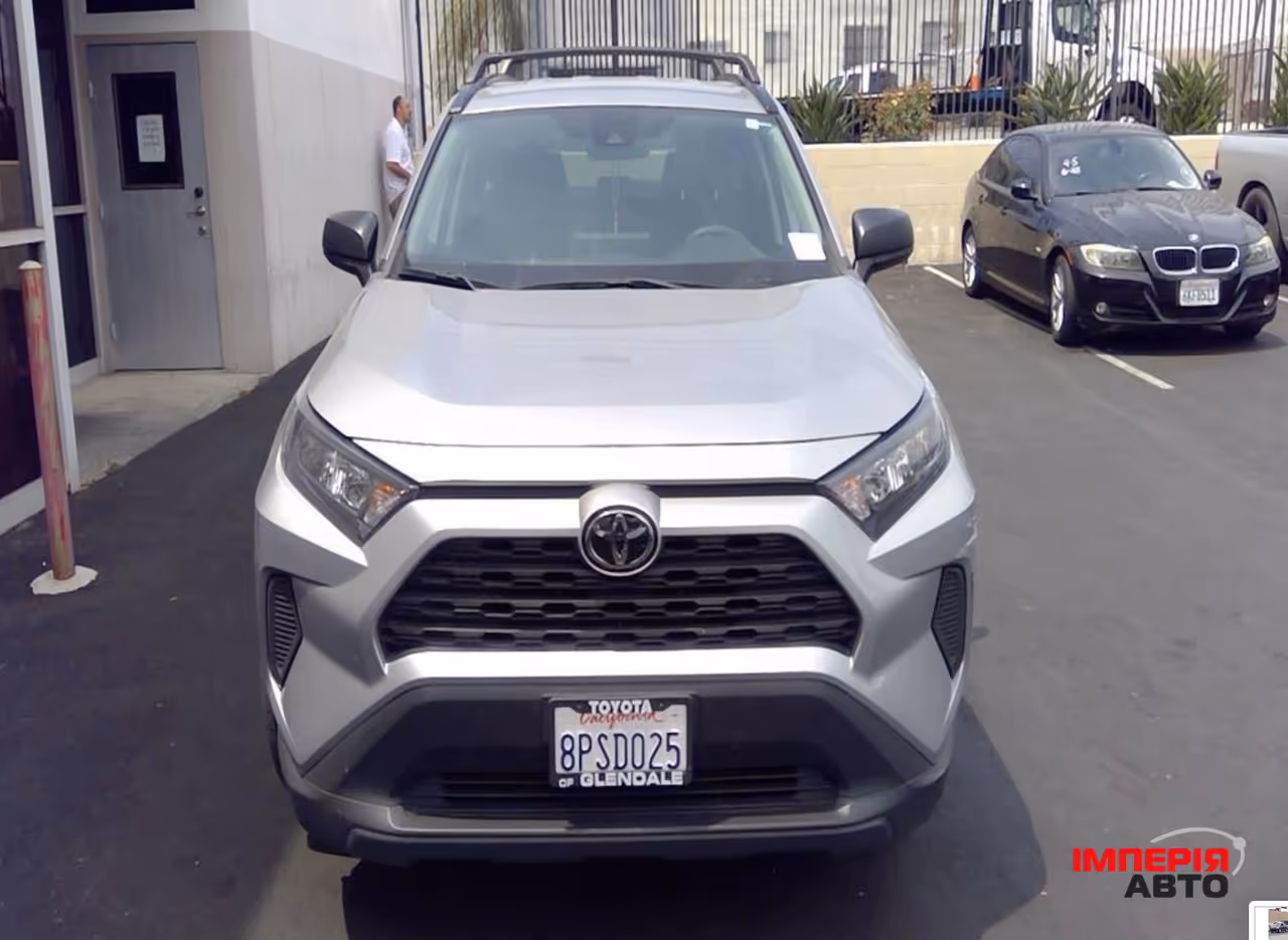 Toyota RAV4 - фото 5