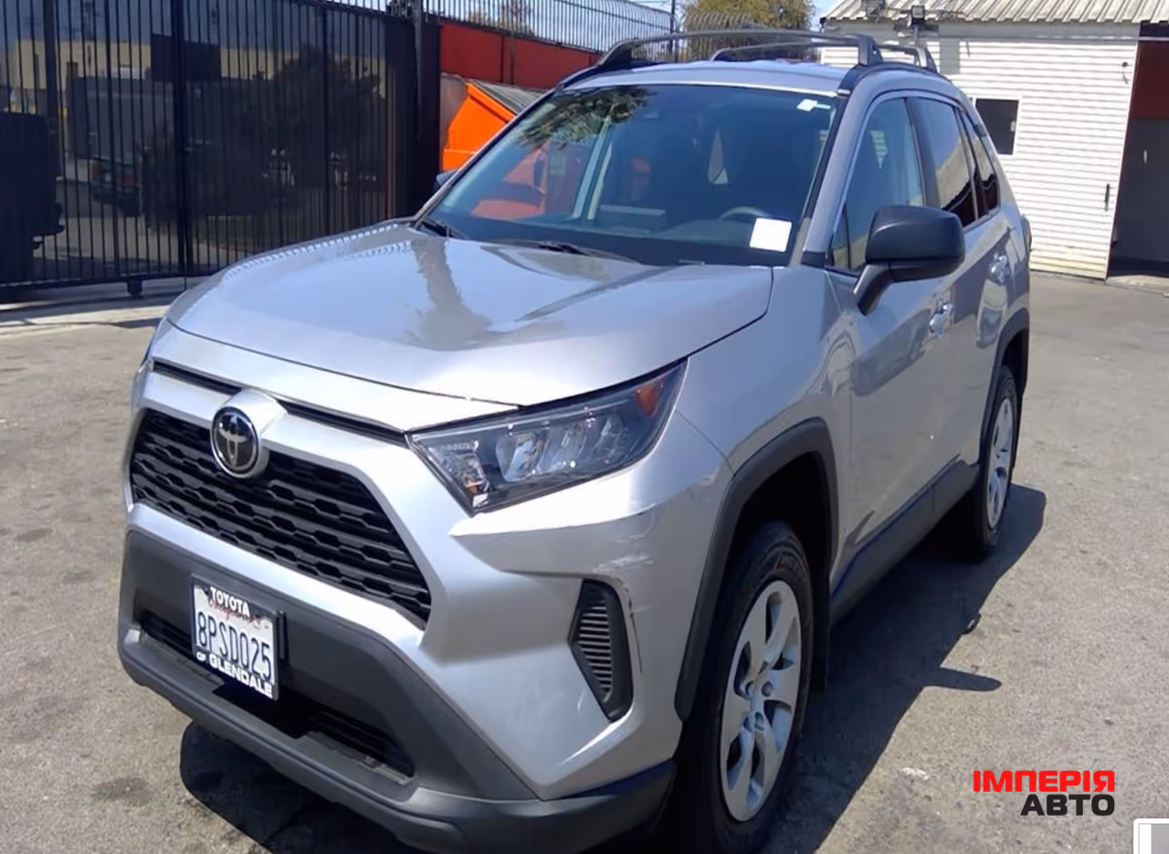 Toyota RAV4 - фото 7