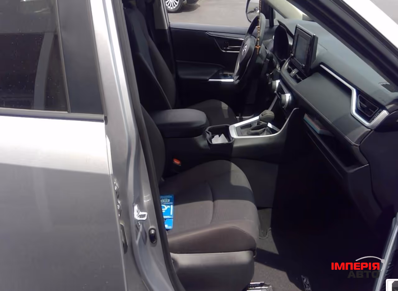 Toyota RAV4 - фото 15