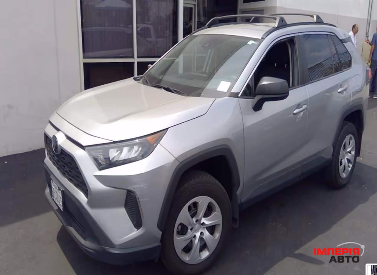 Toyota RAV4 - фото 6