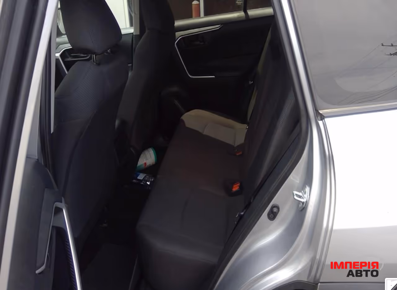 Toyota RAV4 - фото 11