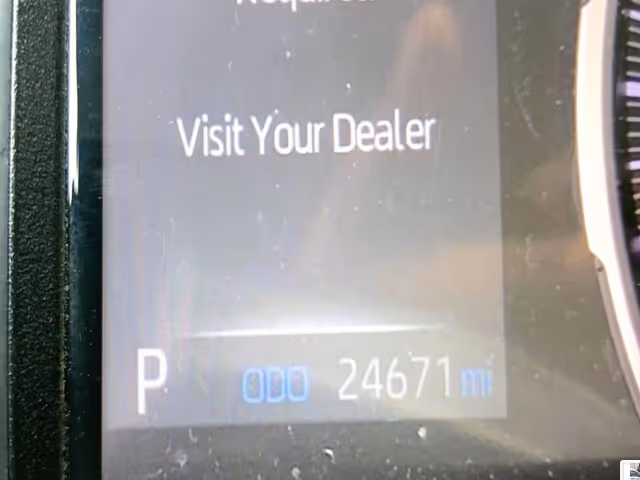 Toyota RAV4 - фото 3