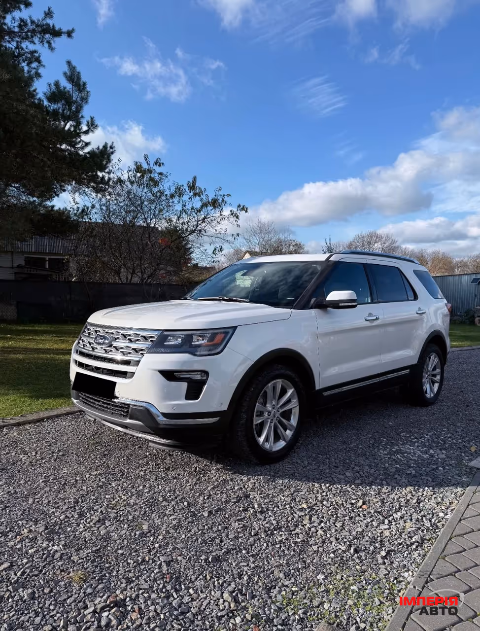 Ford Explorer - фото 1