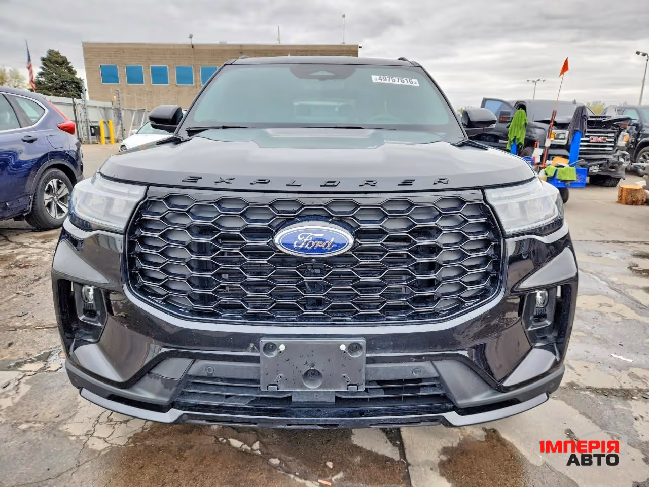 Ford Explorer - фото 1