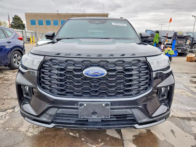 Ford Explorer - фото 1