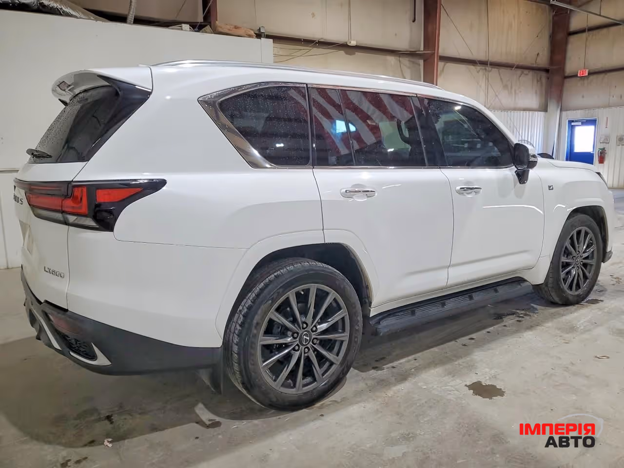 Lexus LX - фото 6