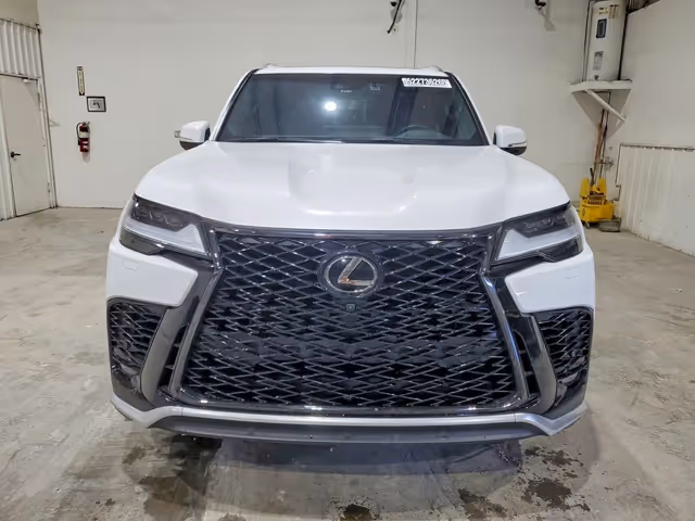 Lexus LX - фото 1