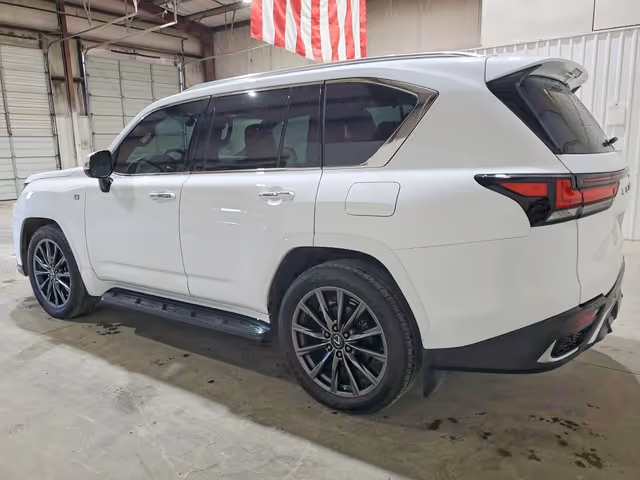 Lexus LX - фото 4