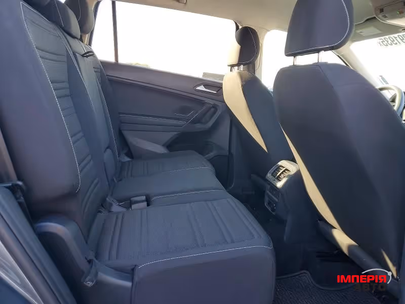 Volkswagen Tiguan - фото 10