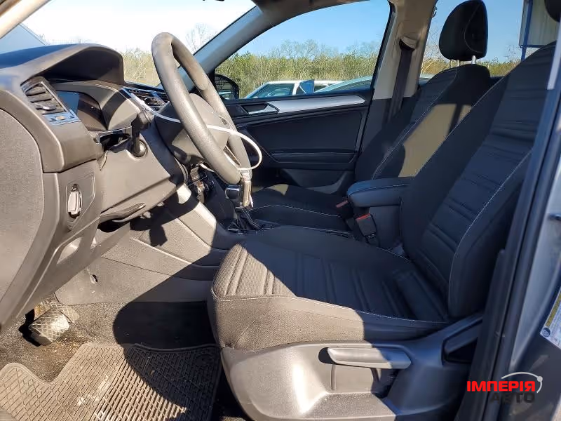 Volkswagen Tiguan - фото 8