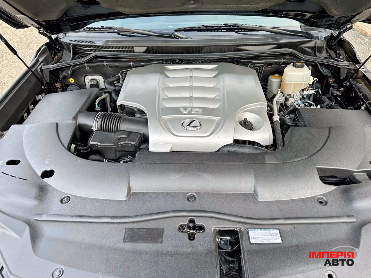Lexus LX - фото 11