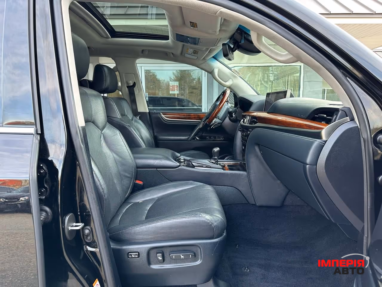 Lexus LX - фото 5