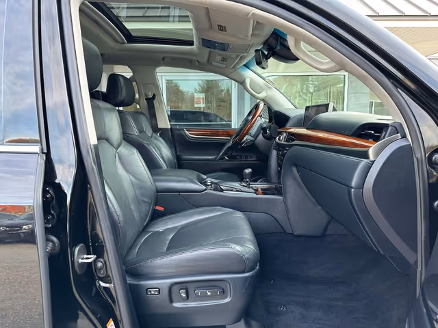 Lexus LX - фото 5