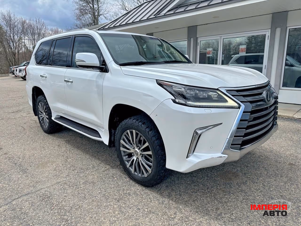 Lexus LX - фото 1