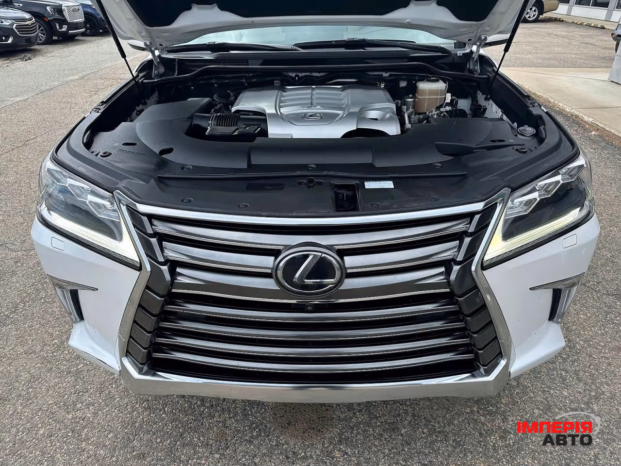 Lexus LX - фото 10