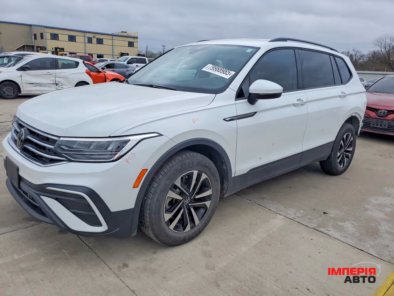 Volkswagen Tiguan - фото 1