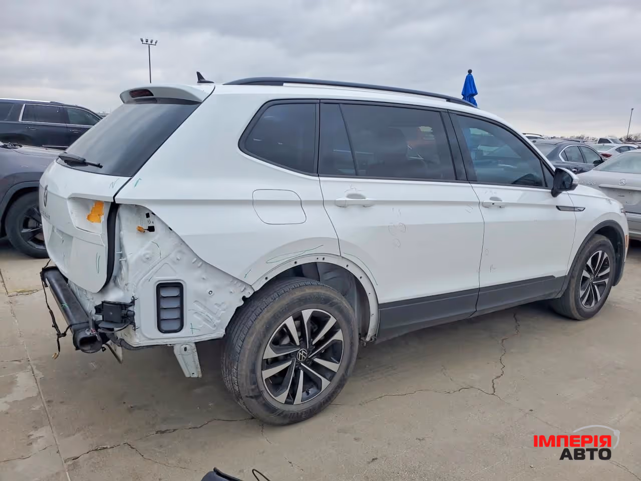 Volkswagen Tiguan - фото 2