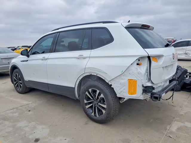 Volkswagen Tiguan - фото 4