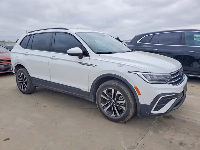 Volkswagen Tiguan - фото 3