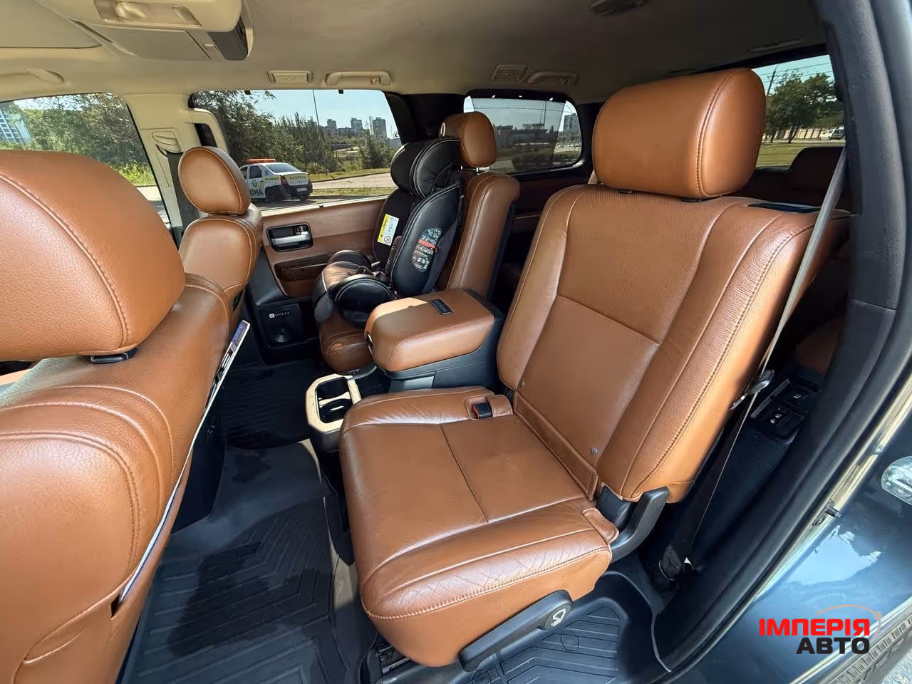 Toyota Sequoia - фото 16