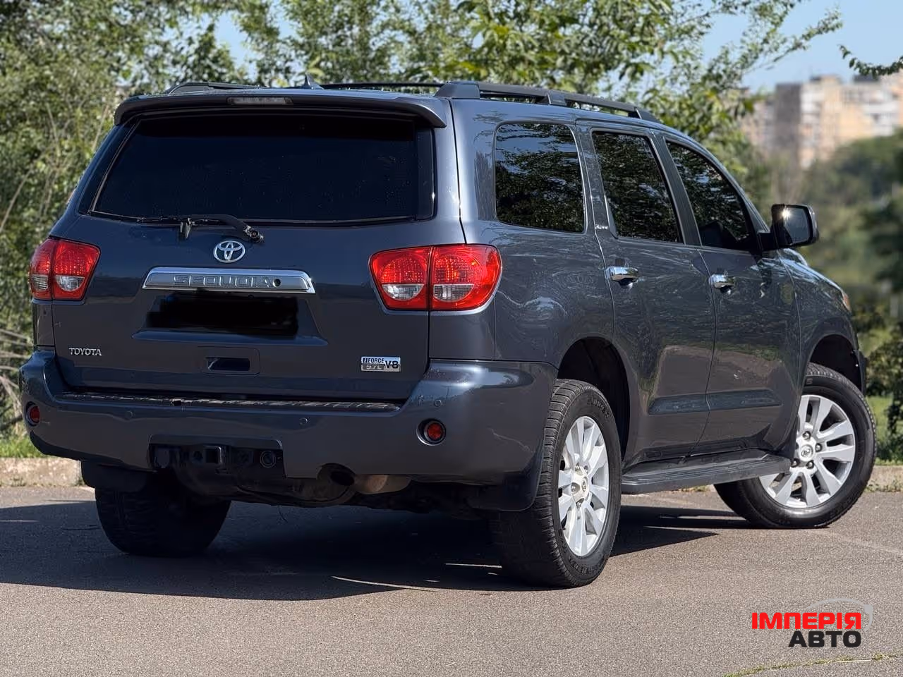 Toyota Sequoia - фото 7