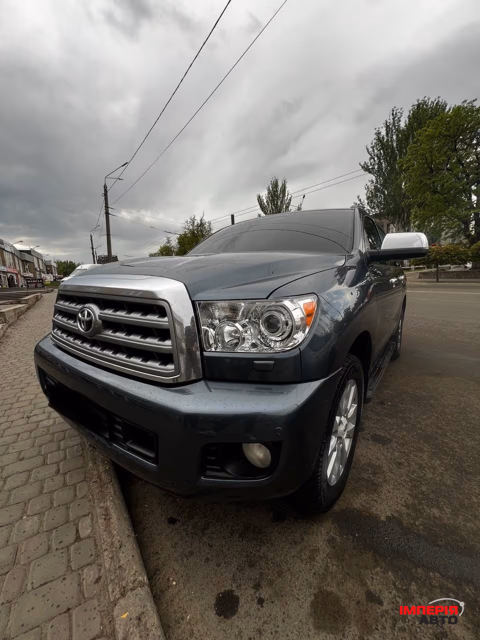 Toyota Sequoia - фото 3