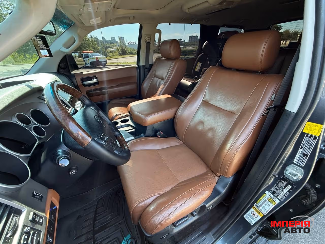 Toyota Sequoia - фото 18