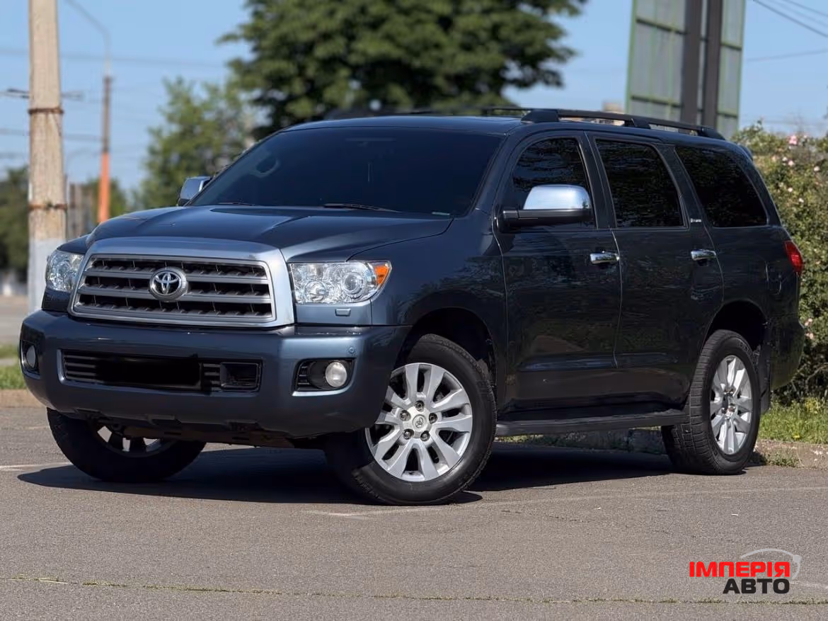 Toyota Sequoia - фото 5