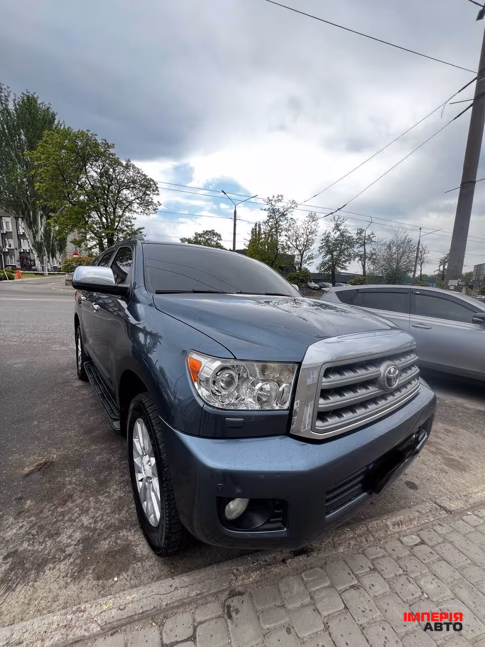 Toyota Sequoia - фото 4