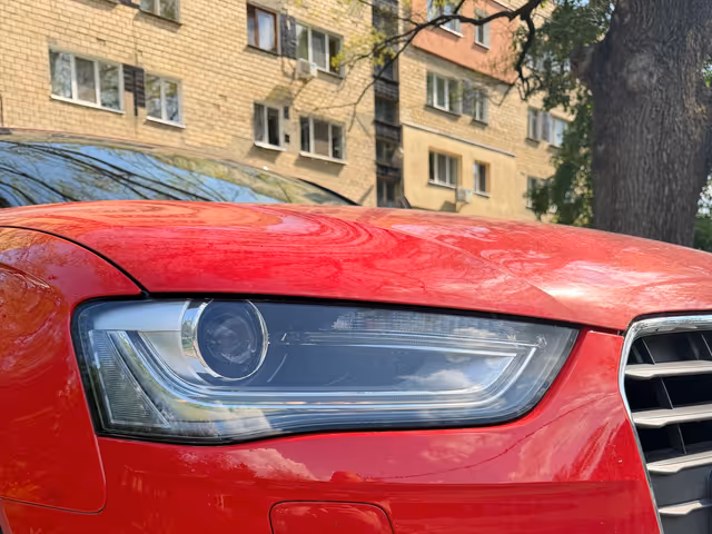 Audi A4 - фото 4