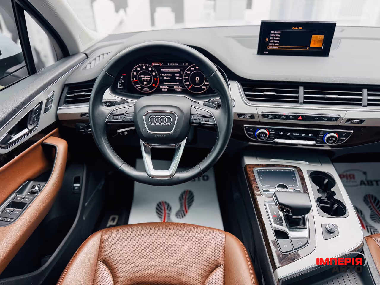 Audi Q7 - фото 10