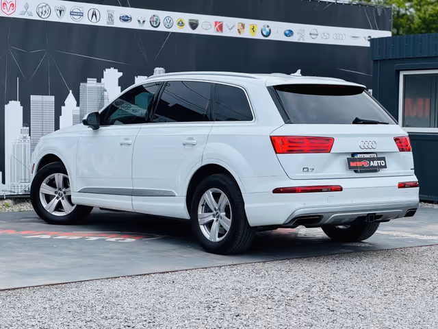 Audi Q7 - фото 5