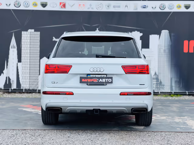 Audi Q7 - фото 4