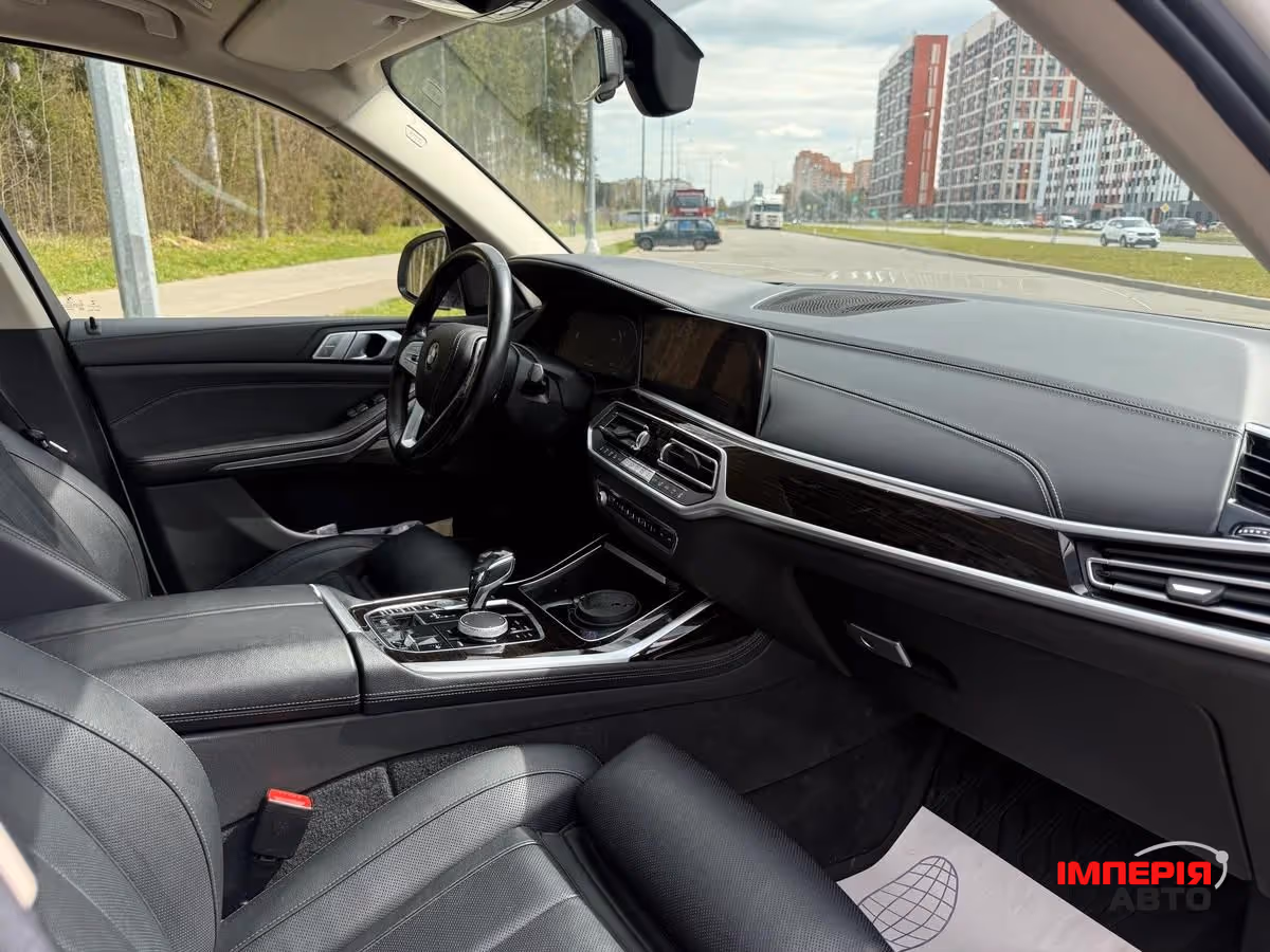 BMW X7 - фото 9