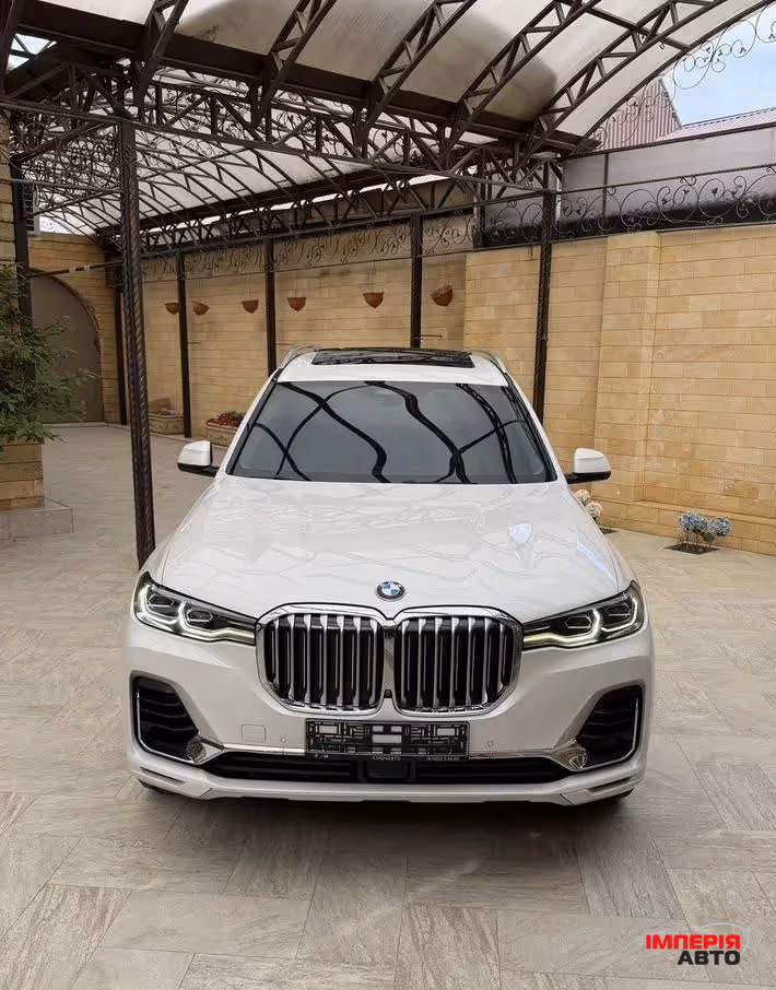 BMW X7 - фото 1