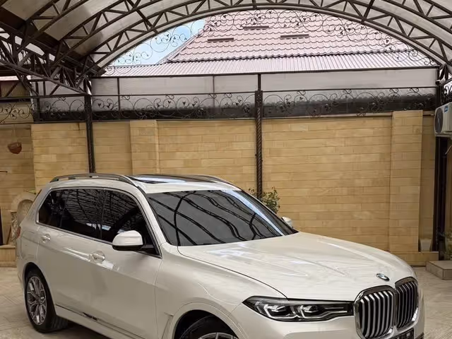 BMW X7 - фото 3