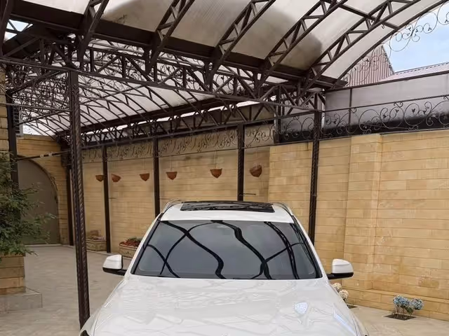 BMW X7 - фото 1