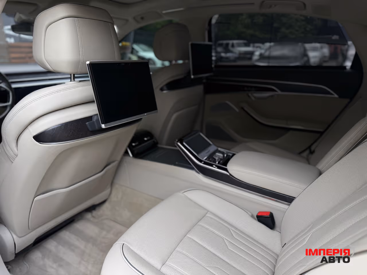 Audi A8 - фото 9