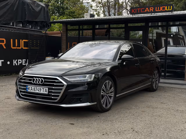 Audi A8 - фото 2