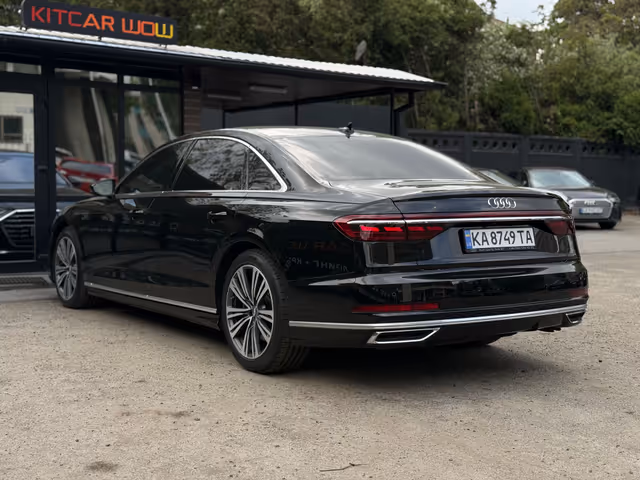 Audi A8 - фото 4