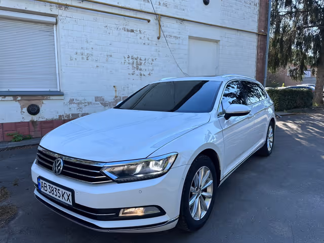 Volkswagen Passat - фото 1