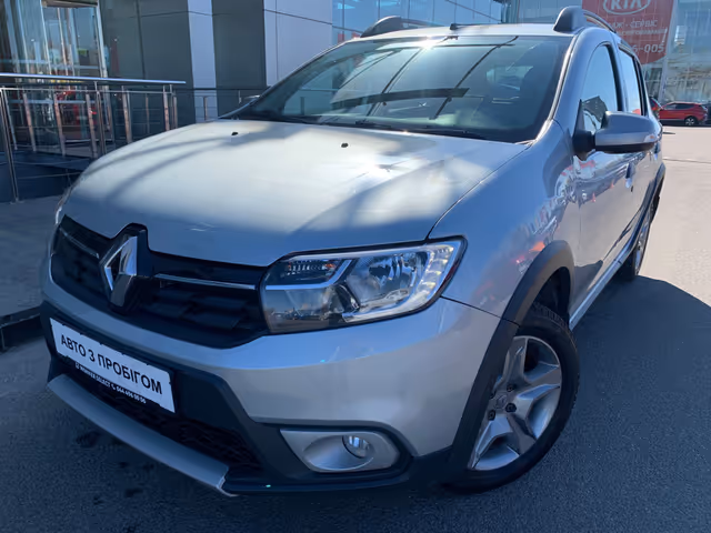 Renault Sandero - фото 1