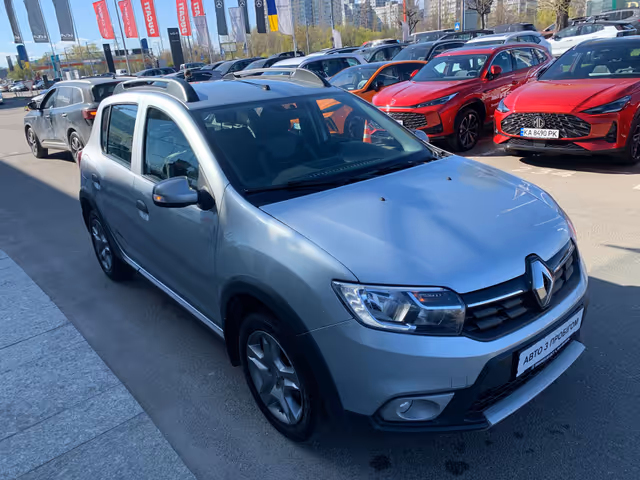 Renault Sandero - фото 4