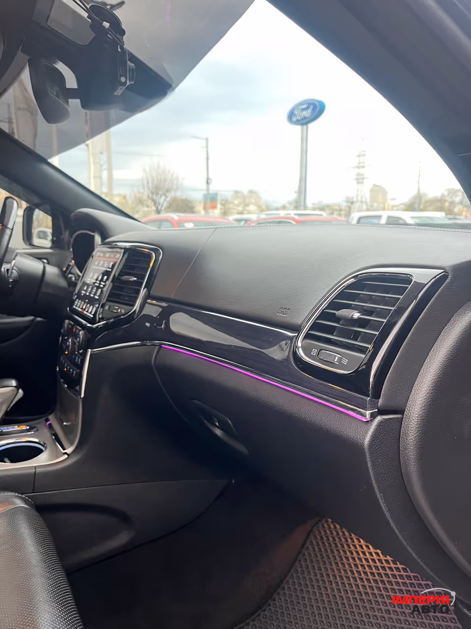 Jeep Grand Cherokee - фото 14
