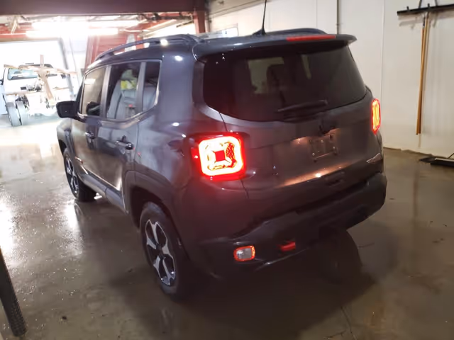 Jeep Renegade - фото 3